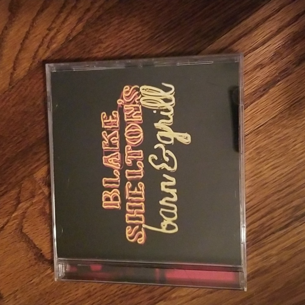 Blake Shelton's barn & grill CD